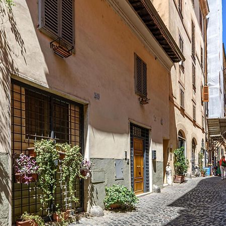 Bb Il Re Alla Reginella Guest House Roma Exterior foto