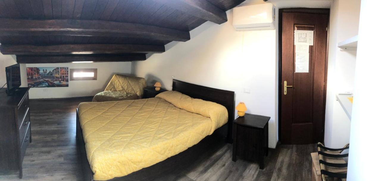 Bb Il Re Alla Reginella Guest House Roma Exterior foto
