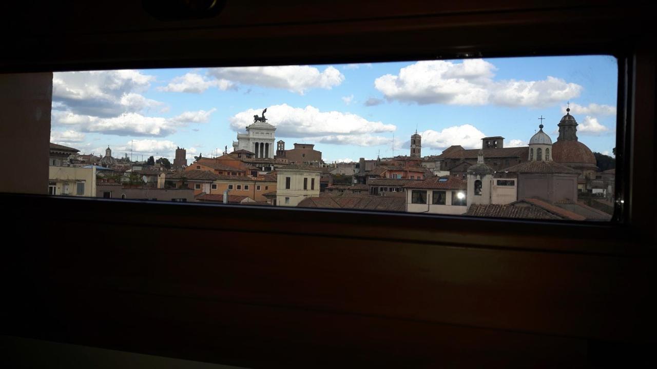Bb Il Re Alla Reginella Guest House Roma Exterior foto